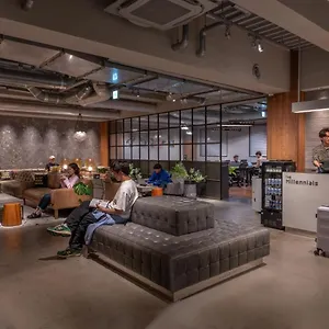 ** Kapselhotel The Millennials Japan